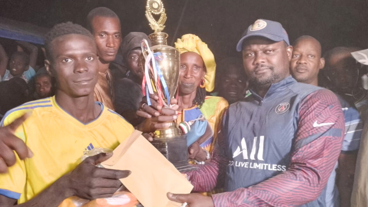 Finale tournoi d&rsquo;amitié à Ngouye Diaraf campement dans la commune de Lour Escale : le parrain M. Alioune Badara LY sensible sur l&rsquo;accompagnement du candidat Amadou Ba