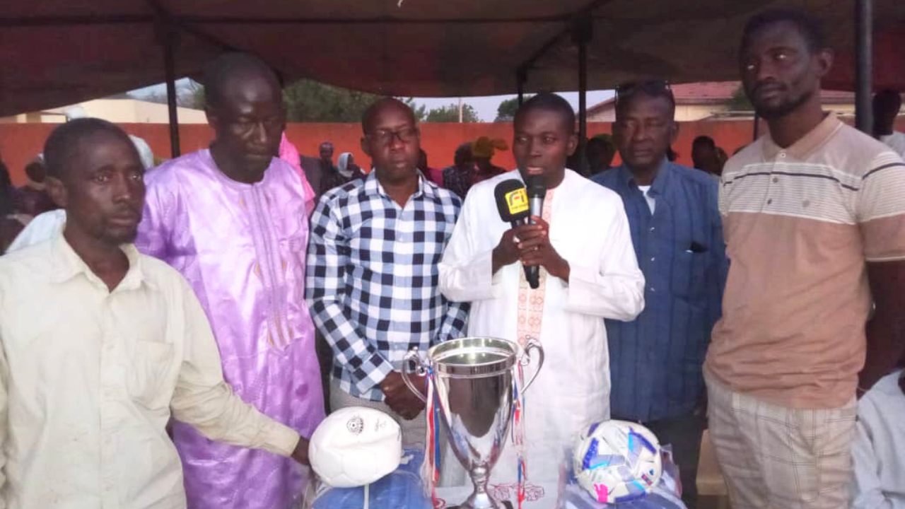Saly Escale : Finale Tournoi de l’Amitié de la jeunesse de Maka Gouye le parrain M. Ousmane Top gâte les ASC